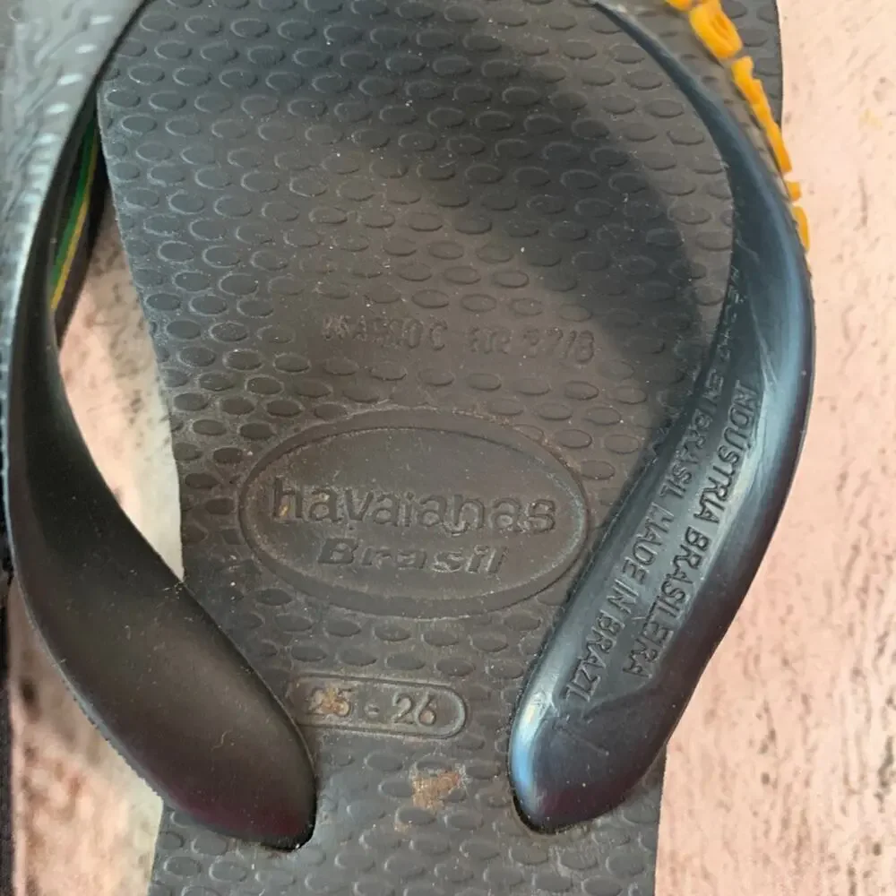 HAVAIANAS Boy’s Brasil Flip Flop Sandals / Size: 25-26 / USA 8-8.5
